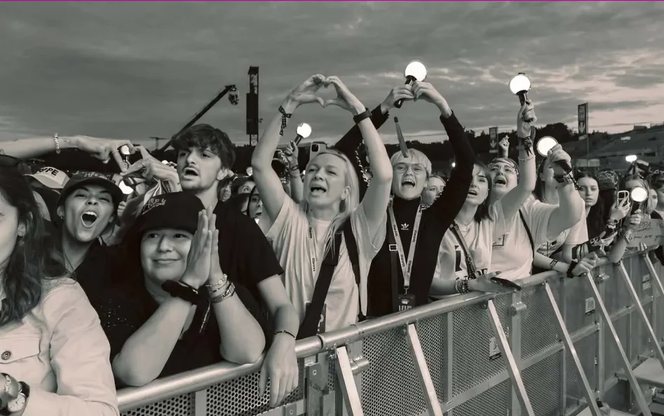  BTS J-Hope Shares Cute Moments with ARMY at Lollapalooza Berlin Mountain 2025