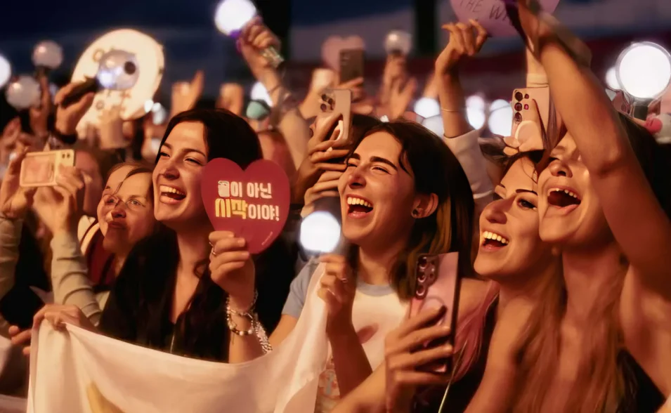  BTS J-Hope Shares Cute Moments with ARMY at Lollapalooza Berlin Mountain 2025